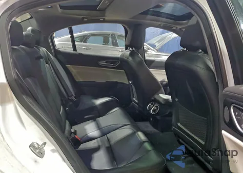 2019 Alfa Romeo Giulia z USA, uszkodzony, nr VIN ZARFANAN9K7619887